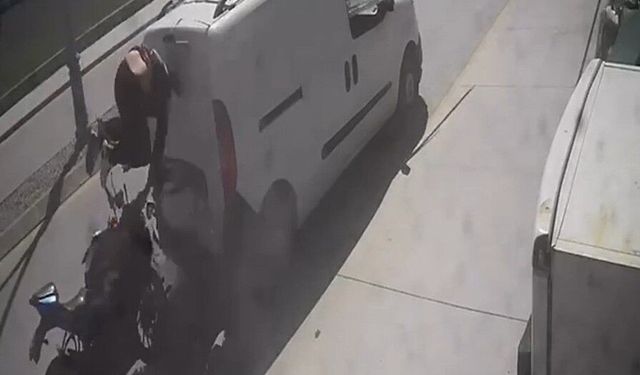 Datça’da hatalı sollama kazaya davetiye çıkardı: Motosikletli genç ölümden döndü!