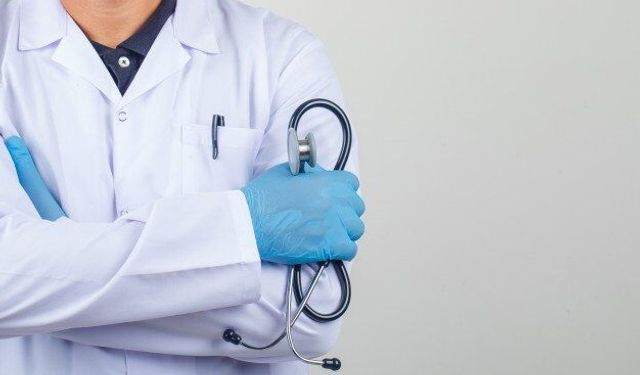 El cerrahisindeki 40 yılı aşkın deneyimi dikkat çeken Prof. Dr. Levent Yalçın kimdir?