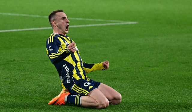 Kerem Aktürkoğlu'nun en mutlu günü! İlk bebeğini kucağına aldı