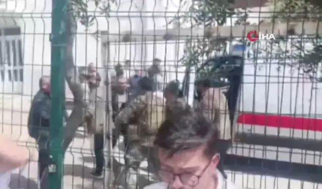 Kahramanmaraş'ta ortaokulda silahlı saldırı! Vali açıkladı: "Ölü ve yaralılar var" Olay anına dair ilk görüntüler