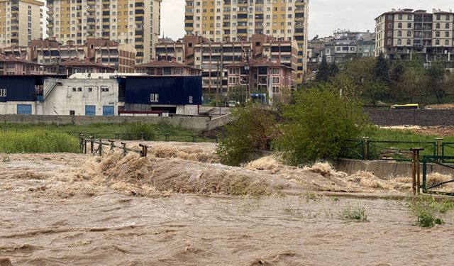Gaziantep'te 39 okulda eğitime bir gün ara verildi