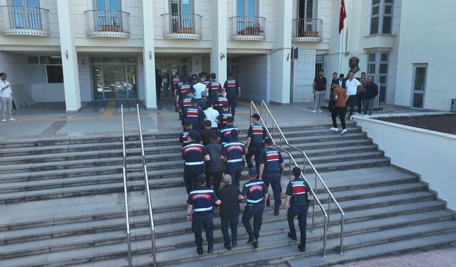 Tapu ve evlilik vaadiyle 105 milyonluk vurgun: 7 tutuklama