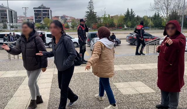 2 kişiyi vuran şüphelilerin ailesinden basın mensuplarına tepki: "Çekmeyin daha 18 yaşında"