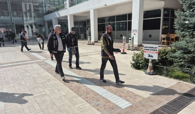 Tepebaşı Belediyesi’ne yolsuzluk operasyonu: 20 gözaltı