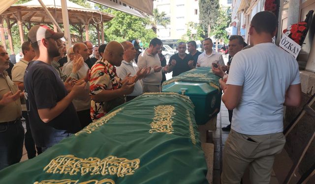 15 dakika arayla biten 30 yıllık dostluk: Kalp masajı yaptığı arkadaşının ardından öldü