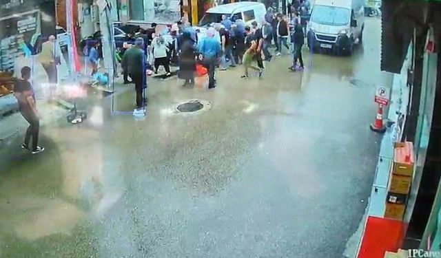 Kadın sürücü yayaların arasına daldı: Dehşet anları kamerada!