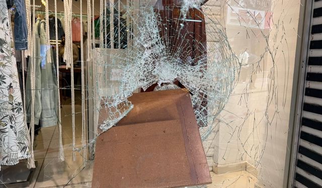 İzmit'te dükkanlara dehşet saçan fail suç makinesi çıktı