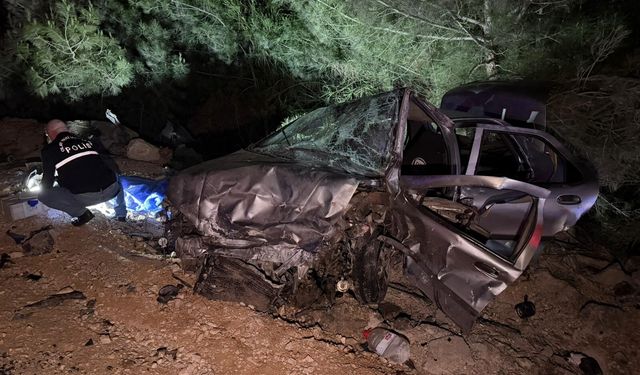 Adana’da feci kaza: Genç çift hayatını kaybetti, 4 yaşındaki çocukları yaralandı