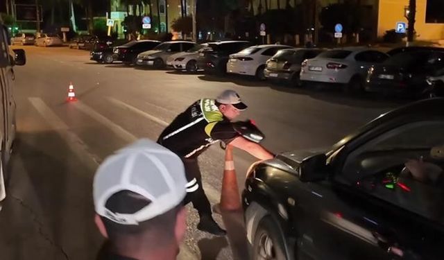 Polisi ezmeye çalıştığı iddia edilen yabancı uyruklu sürücü tutuklandı