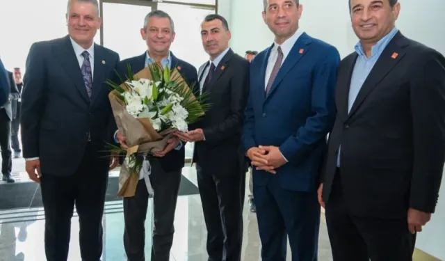 Barut ailesinin düğünü CHP yönetimini Adana’da bir araya getirdi