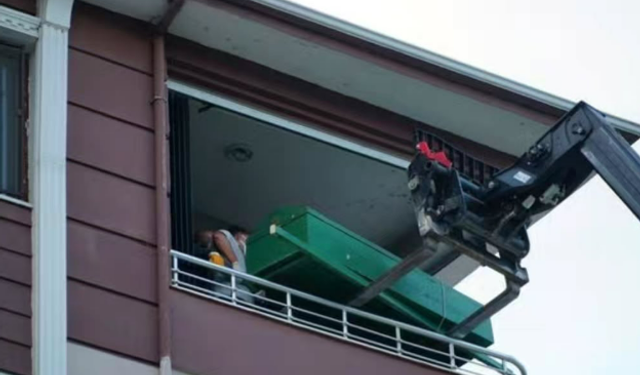 Çorum’da şaşkınlık yaratan olay: 250 kiloluk cenaze forkliftle taşındı!