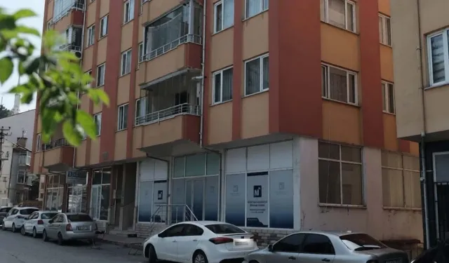 Hocasının saldırısından kurtulmak için balkondan atlayarak ağır yaralandı!
