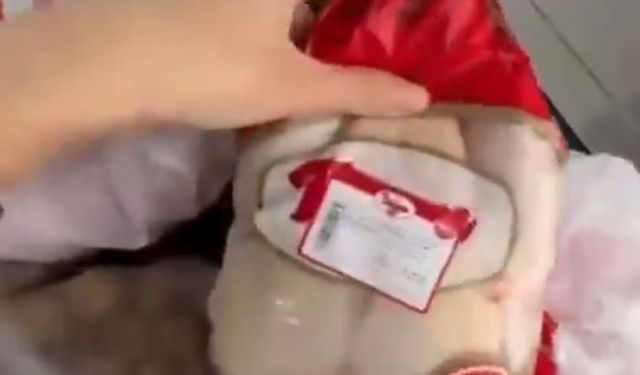 Adana'da zincir markette skandal: Müşteri, "Tarihi geçmek üzere olan tavukları değiştirdiler” diyerek ifşa etti!
