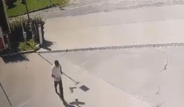 Kargadan kaçarken dengesini kaybetti, taklalar attı!