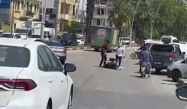 Adana'da kamyonet sürücüsünün darbedildiği kavgada yeni görüntüler ortaya çıktı!