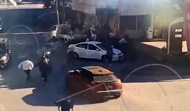 Trafikte "Önüne bak" dedi, ortalık savaş alanına döndü!