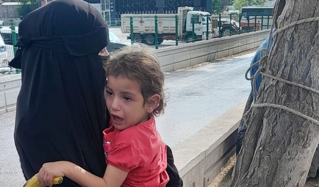 Pazarda kaybolan çocuk zabıtayı harekete geçirdi