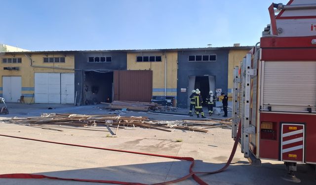 Gediz'de tesiste korkutan patlama: Yaralılar var