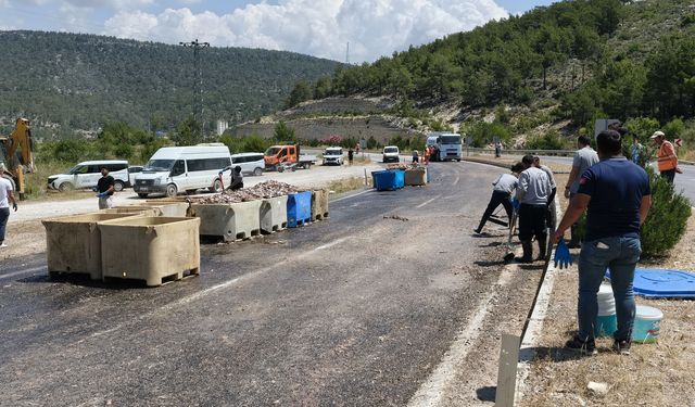 Mersin'de TIR dorsesi patlayınca olanlar oldu