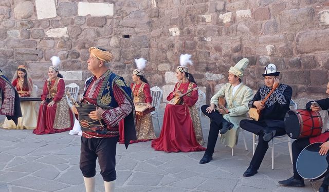 Edebiyatla başkente yolculuk: Öğrenciler Ankara'yı gezdi
