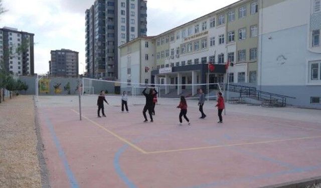Gaziantep'te karne günü kanlı bitti! Parkta bıçaklanan lise öğrencisi ağır yaralandı