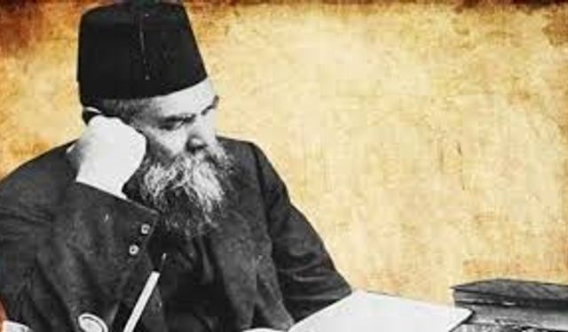 Tanzimat döneminin en üretken yazarlarından Ahmet Mithat Efendi kimdir?