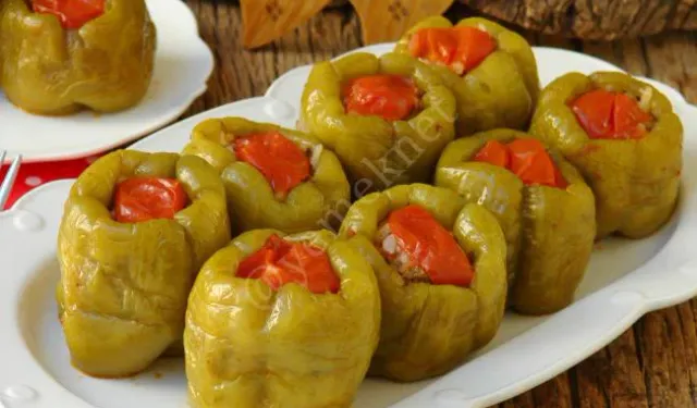 Zeytinyağlı biber dolması nasıl yapılır? Tam kıvamında nefis tarif