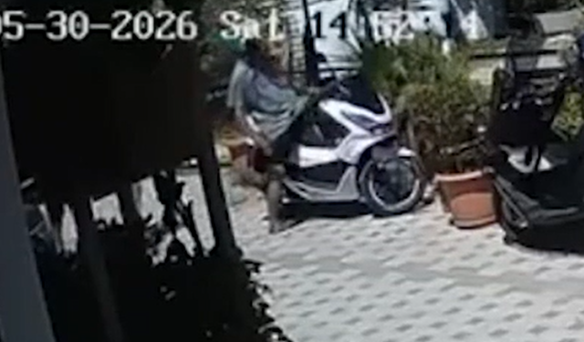 Muğla'da motosiklet hırsızlığı anbean kamerada