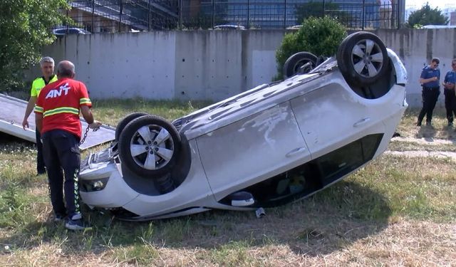 Mahkeme otoparkındaki araç yüksekten düştü, hakim yaralandı