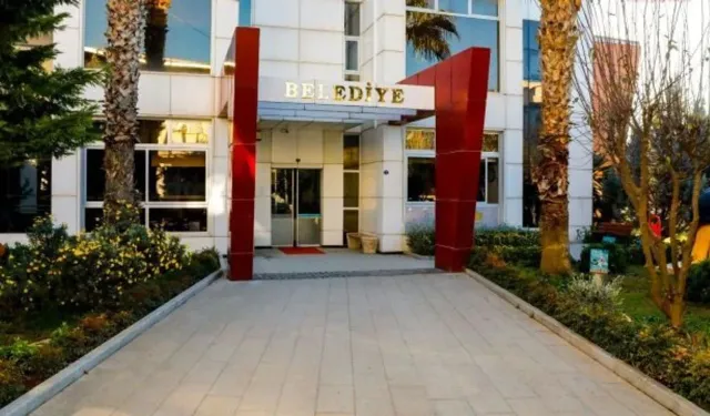 Seferihisar Belediyesi operasyonu: Başkan Yetişkin'in de aralarında olduğu 20 kişi adliyede