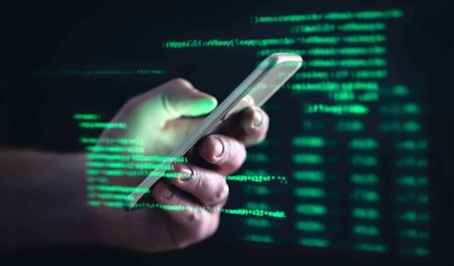 Telefonunuz dinleniyor mu? Telefon dinlenmesi nasıl anlaşılır?