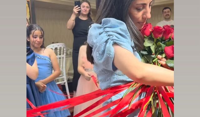 Mezuniyet kutlamalarında yeni akım: Kurdele keserek veda eden öğretmenler gündem oldu!