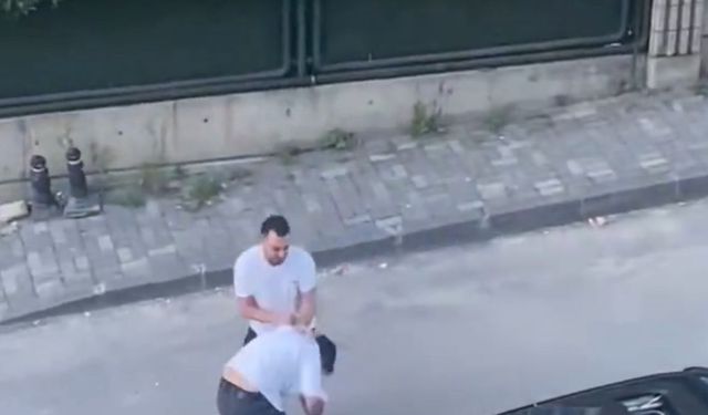 Ümraniye'de trafikte tartıştığı adama muştayla saldırdı! O anlar kamerada