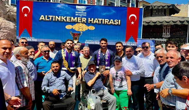 Kırkpınar başpehlivanı Erkan Taş'a memleketinde görkemli karşılama