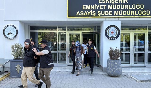 Eskişehir'de aile kavgası davası: Polis memurunu da darp etmişlerdi