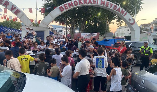 Festival, izdihama döndü: Kiraz kapabilmek için kıyasıya yarıştılar!