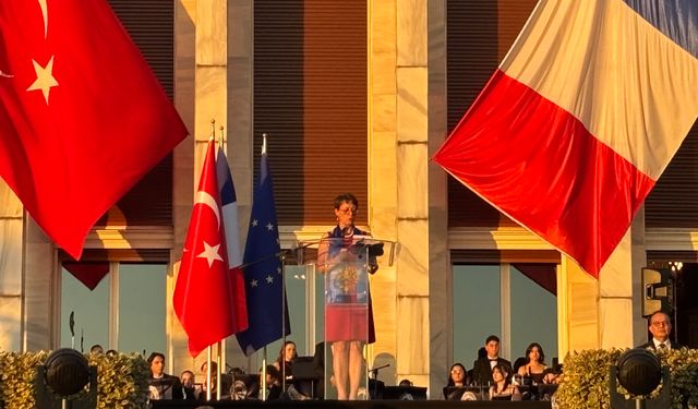 Ankara'da Fransa resepsiyonu! NATO ve ekonomi zirvenin ana gündemi oldu