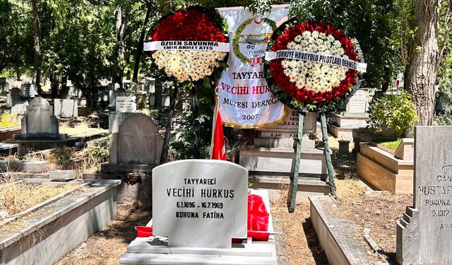 Vecihi Hürkuş vefatının 57'nci yılında kabri başında anıldı