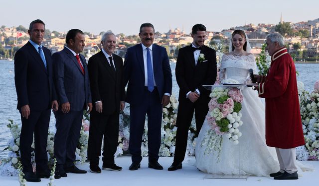 Nikah şahidi Aziz Yıldırım ve Ali Koç: Fenerbahçeli İsmail Yüksek evlendi