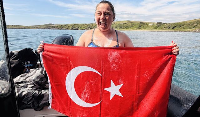 Kuzey Kanalı'nı geçen 3. Türk kadın sporcusu oldu