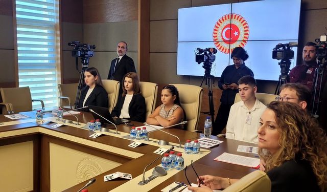 Şanlıurfa ve Kahramanmaraş komisyonu toplandı: Öğrenciler okullarda akıllı telefon yasağı istedi
