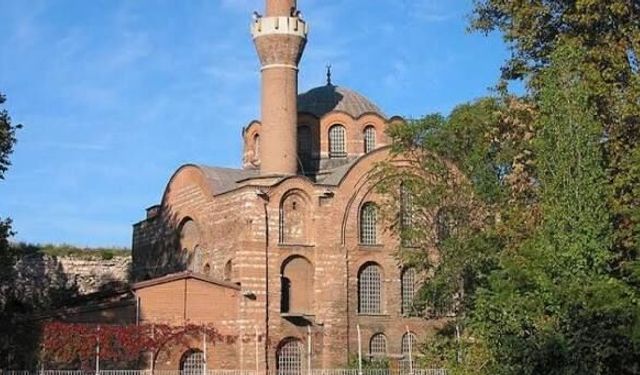 900 yıllık tarihi yapıda endişelendiren manzara! Kalenderhane Camii restorasyon bekliyor