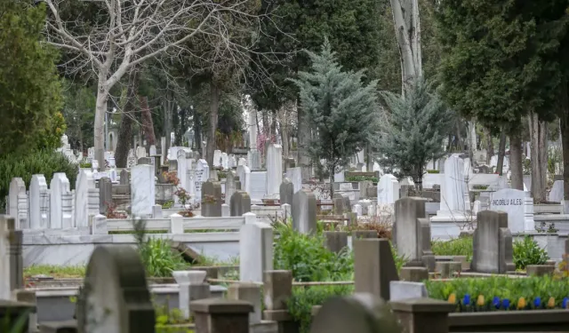 İstanbul'da mezar yerleri alarm veriyor! Artık ölmek bile lüks oldu