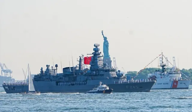 TCG Oruçreis'ten ABD'de gururlandıran görev