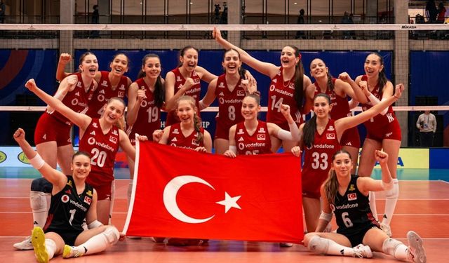 17 Yaş Altı Kadın Milli Voleybol Takımı Çekya'yı devirdi: Şili'de set vermeden galibiyet