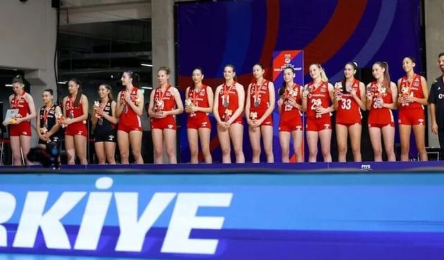 17 yaş altı voleybolda tarihi başarı!