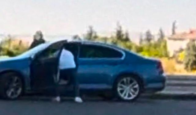 "Beni aldattın" diyerek yumruk attı! Otomobilde kadına şiddet kamerada