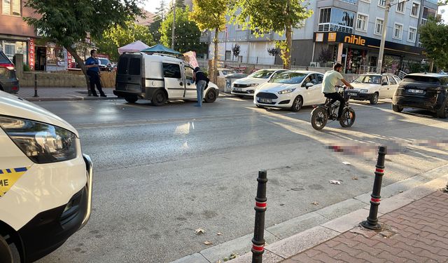 Konya’da husumetlisini sokak ortasında bıçaklayarak öldürdü: Saldırı anı kamerada