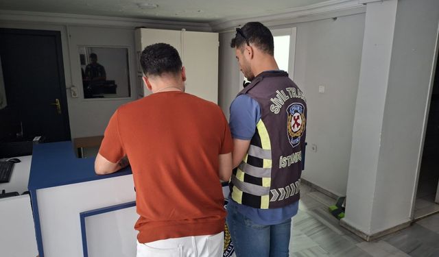 Kuryeye tokat attı! Fatih'te yol verme kavgası kamerada