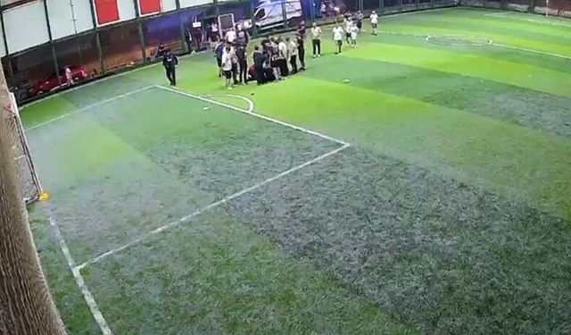 Askerden yeni dönen 20 yaşındaki genç halı sahada hayatını kaybetti